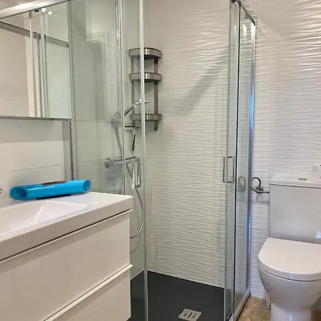 Petit Paradis - Gigaro Vila *