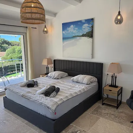 Petit Paradis - Gigaro ラ・クロワ・ヴァルメ